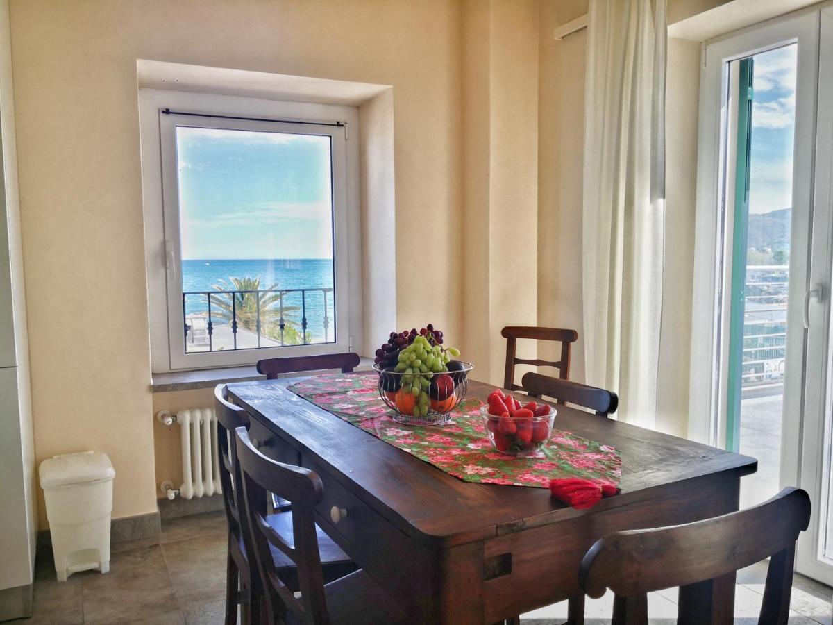 Appartamento Deluxe Con Terrazza Sul Mare Savona Exterior foto
