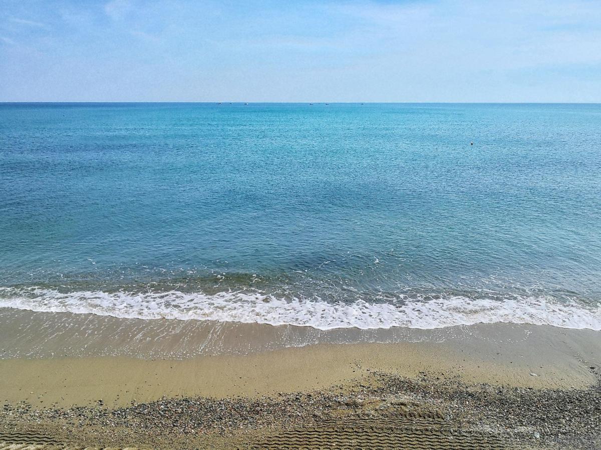 Appartamento Deluxe Con Terrazza Sul Mare Savona Exterior foto